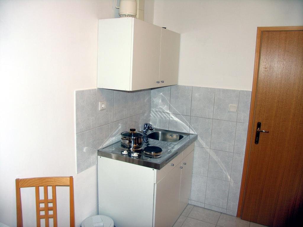 Apartments Vidovic فوديس الغرفة الصورة