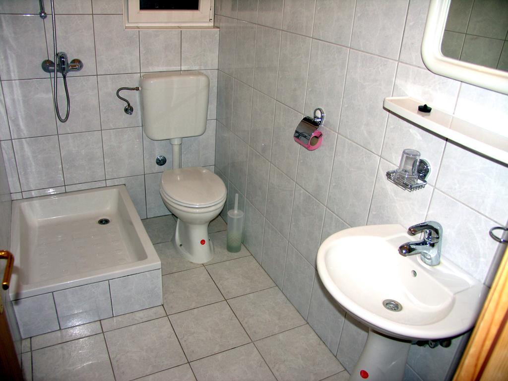 Apartments Vidovic فوديس الغرفة الصورة